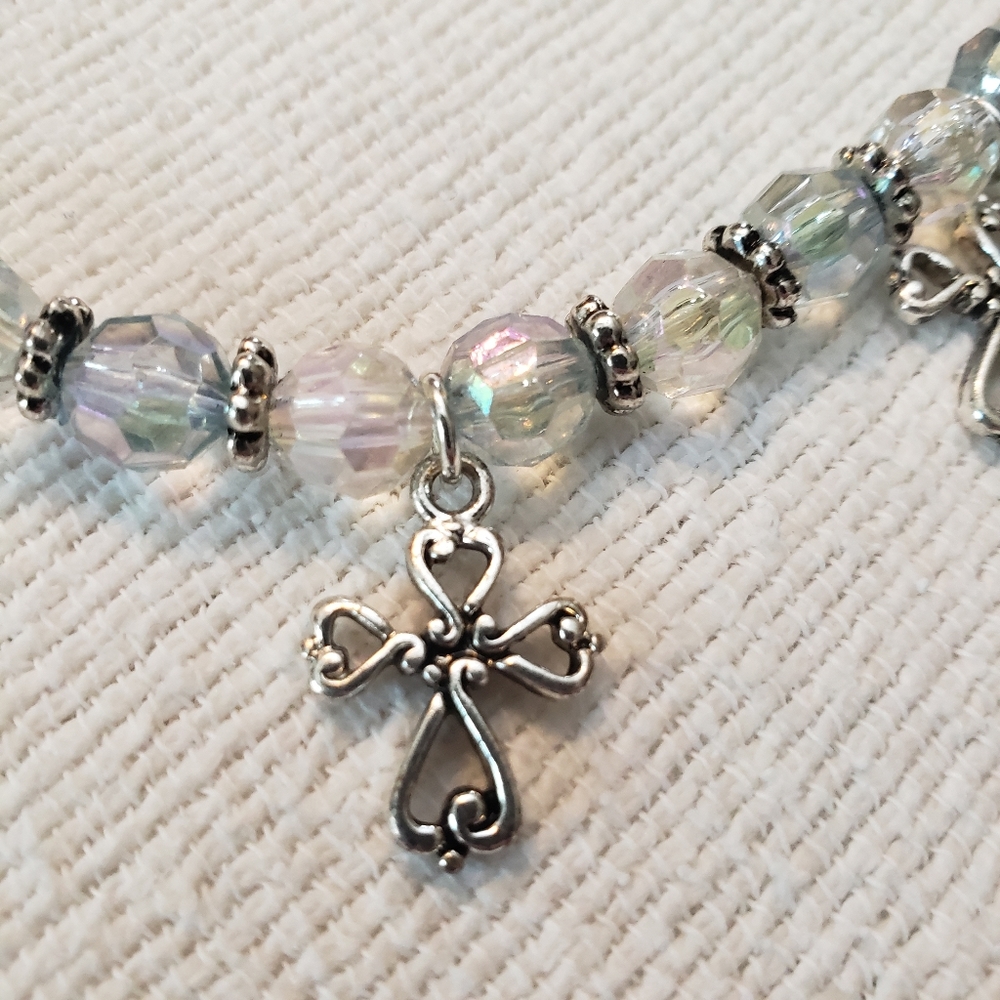 Premier Designs Queen Mother cross necklace LN